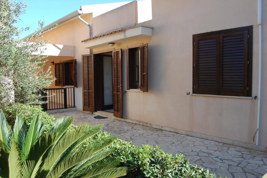 Hibiscus Rosso Donnalucata (Sicily) Exterior foto