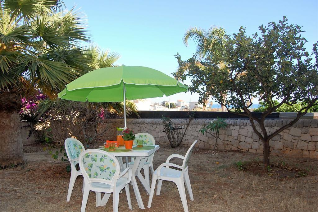 Hibiscus Rosso Donnalucata (Sicily) Exterior foto